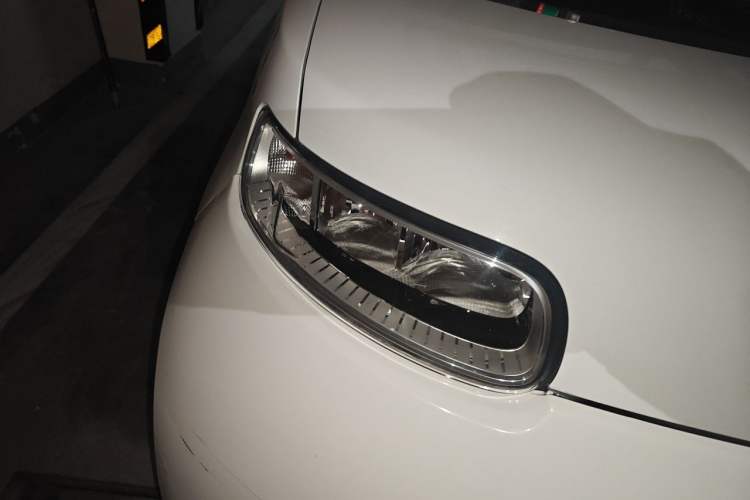 Used ORA White Cat 2020 305 km Luxury Version Right Front Headlight