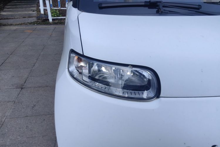 Used ORA White Cat 2020 305 km Luxury Version Right Front Headlight