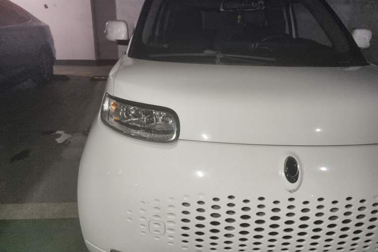 Used ORA White Cat 2020 360 km Luxury Version Right Front Headlight