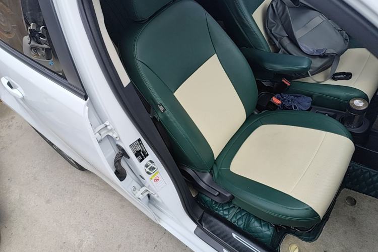 Used ORA White Cat 2020 305 km Luxury Version Right Front Seat