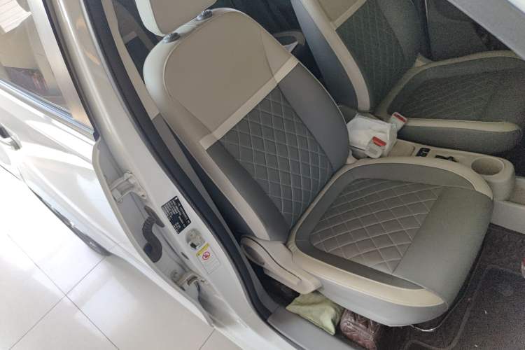 Used ORA White Cat 2020 401 km Flagship Version Right Front Seat