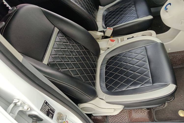 Used ORA White Cat 2020 360 km Luxury Version Right Front Seat