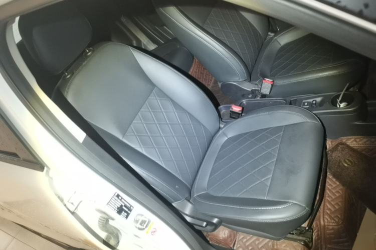 Used ORA White Cat 2020 305 km Luxury Version Right Front Seat