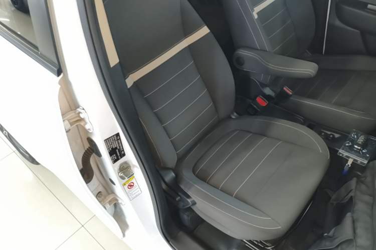 Used ORA White Cat 2020 305 km Luxury Version Right Front Seat