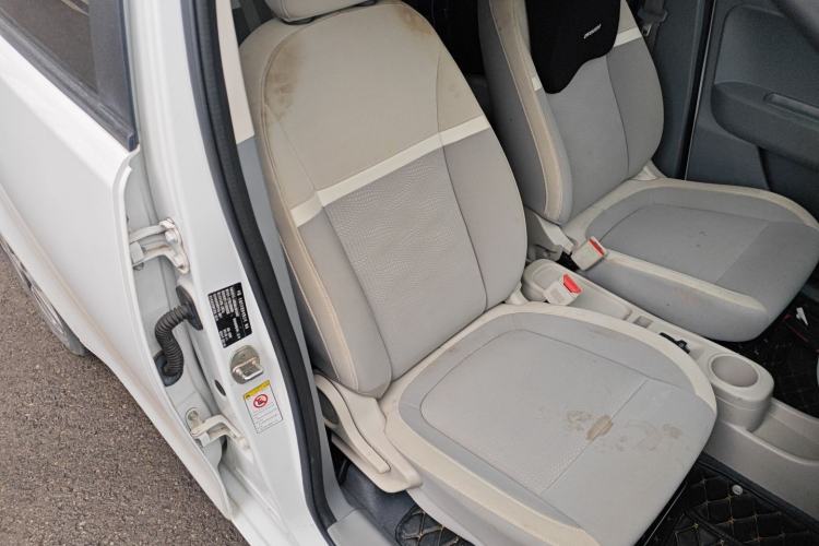 Used ORA White Cat 2020 305 km Luxury Version Right Front Seat