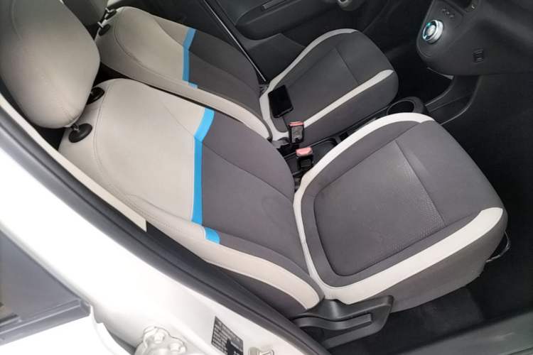 Used ORA White Cat 2020 360 km Luxury Version Right Front Seat