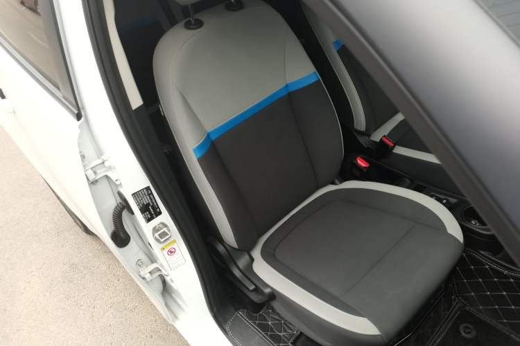 Used ORA White Cat 2020 305 km Luxury Version Right Front Seat