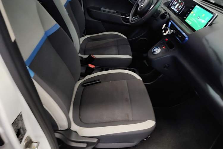 Used ORA White Cat 2020 305 km Luxury Version Right Front Seat