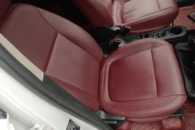 Used ORA White Cat 2020 305 km Luxury Version Right Front Seat