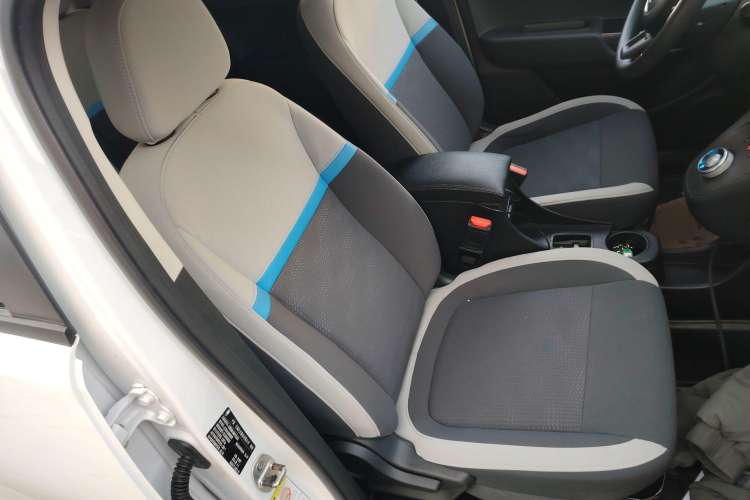 Used ORA White Cat 2020 305 km Luxury Version Right Front Seat