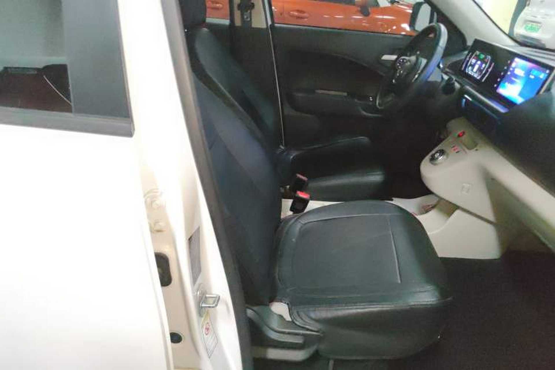 Used ORA White Cat 2020 305 km Luxury Version Right Front Seat