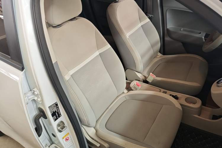 Used ORA White Cat 2020 360 km Luxury Version Right Front Seat