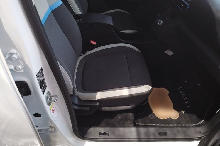 Used ORA White Cat 2020 305 km Luxury Version Right Front Seat