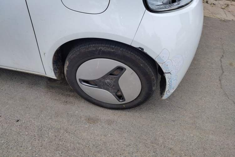 Used ORA White Cat 2020 360 km Luxury Version Right Front Wheel Hub