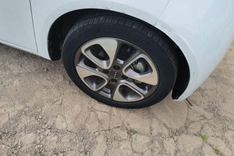 Used ORA White Cat 2020 305 km Luxury Version Right Front Wheel Hub