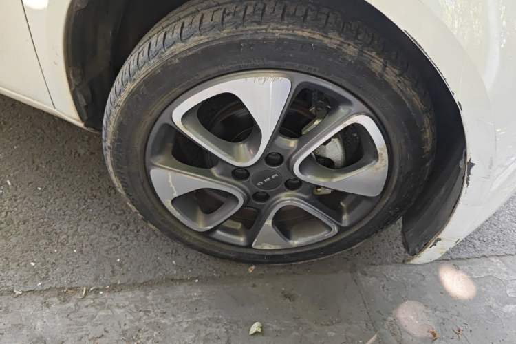 Used ORA White Cat 2020 305 km Luxury Version Right Front Wheel Hub