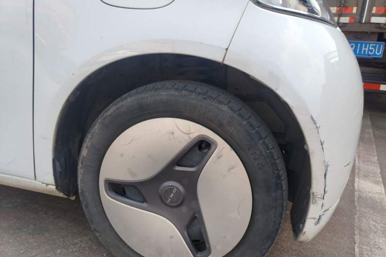 Used ORA White Cat 2020 360 km Luxury Version Right Front Wheel Hub