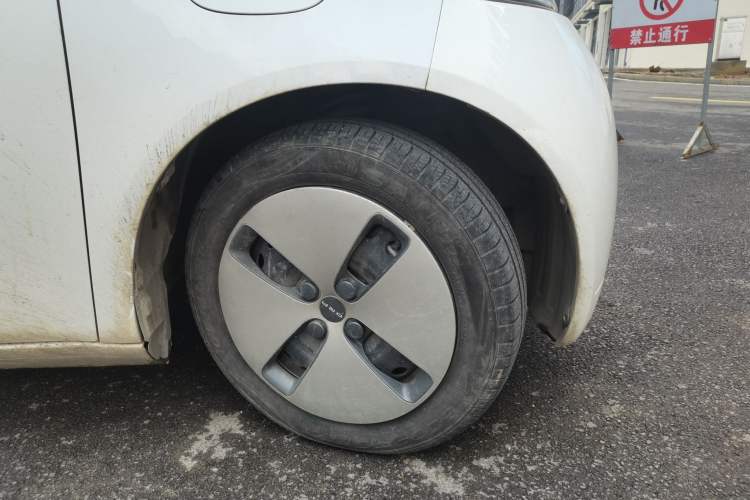 Used ORA White Cat 2020 401 km Long-Range Version Right Front Wheel Hub