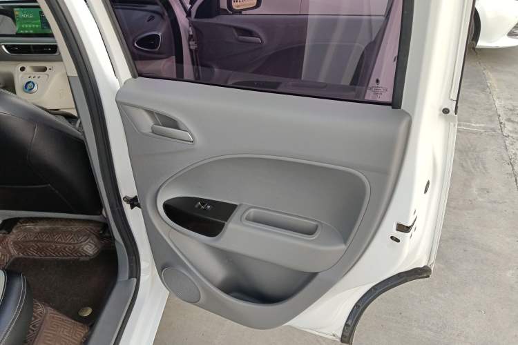 Used ORA White Cat 2020 360 km Luxury Version Right Rear Door Interior