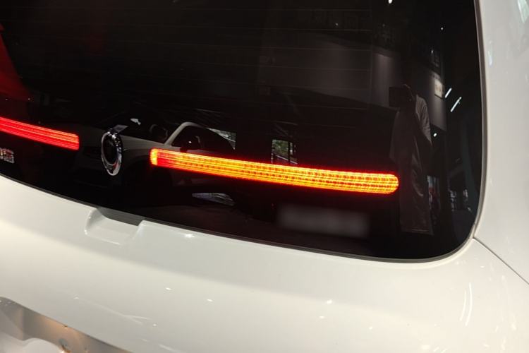 Used ORA White Cat 2020 305 km Luxury Version Right Rear Taillight
