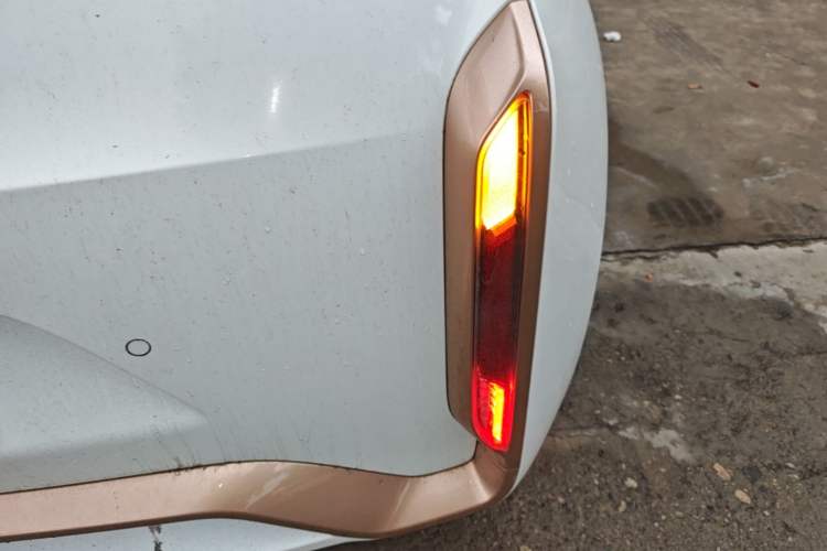 Used ORA White Cat 2020 360 km Luxury Version Right Rear Taillight