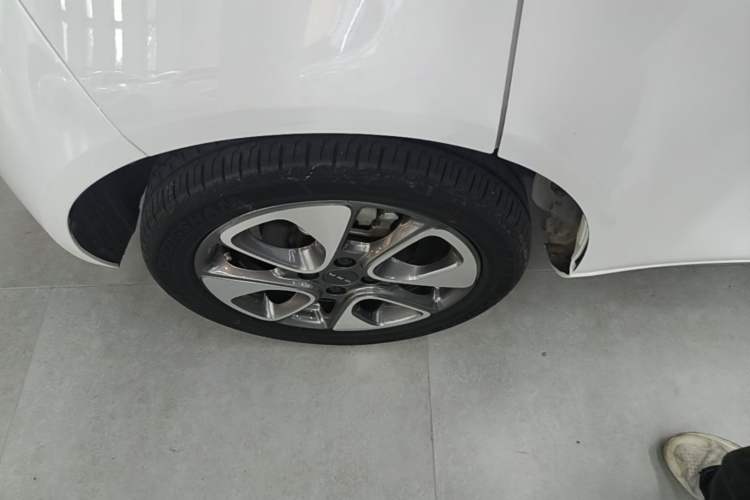Used ORA White Cat 2020 305 km Luxury Version Right Rear Wheel Hub