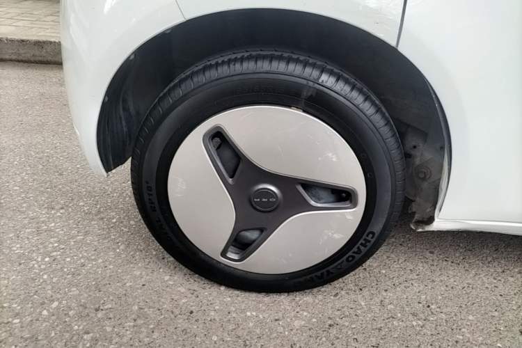 Used ORA White Cat 2020 360 km Luxury Version Right Rear Wheel Hub