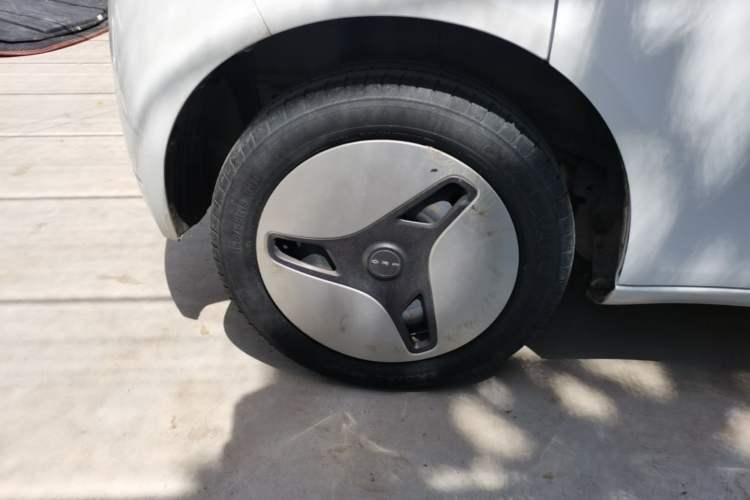 Used ORA White Cat 2020 360 km Luxury Version Right Rear Wheel Hub