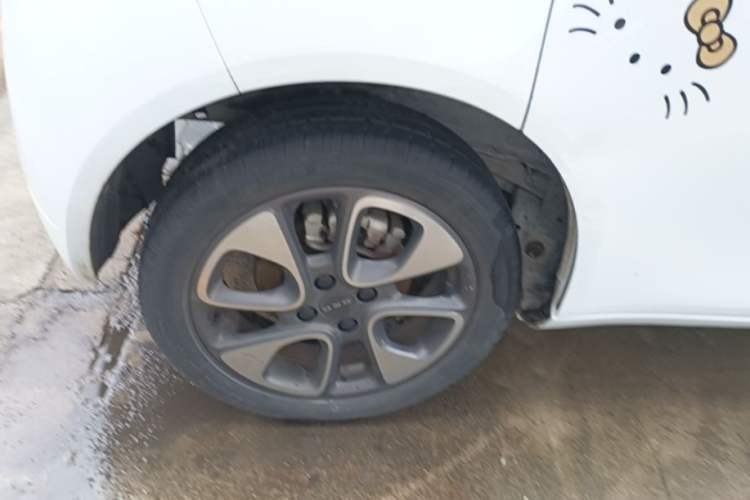 Used ORA White Cat 2020 305 km Luxury Version Right Rear Wheel Hub
