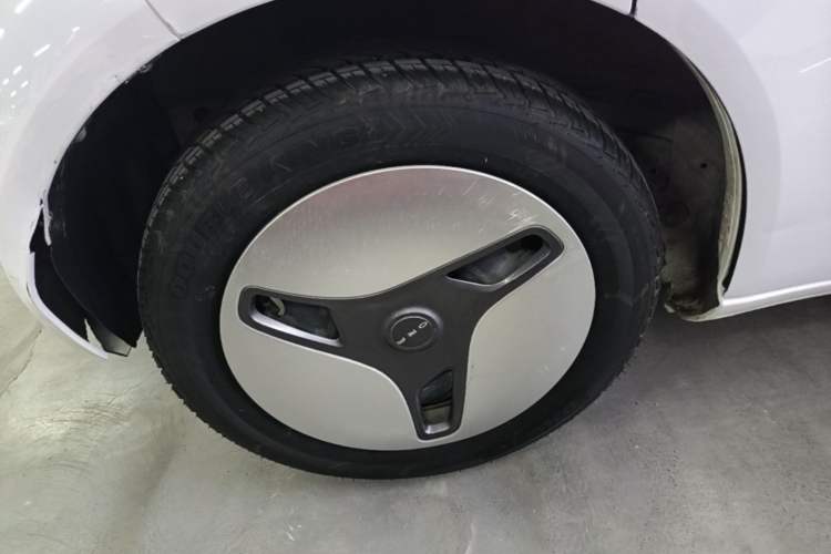Used ORA White Cat 2020 360 km Luxury Version Right Rear Wheel Hub