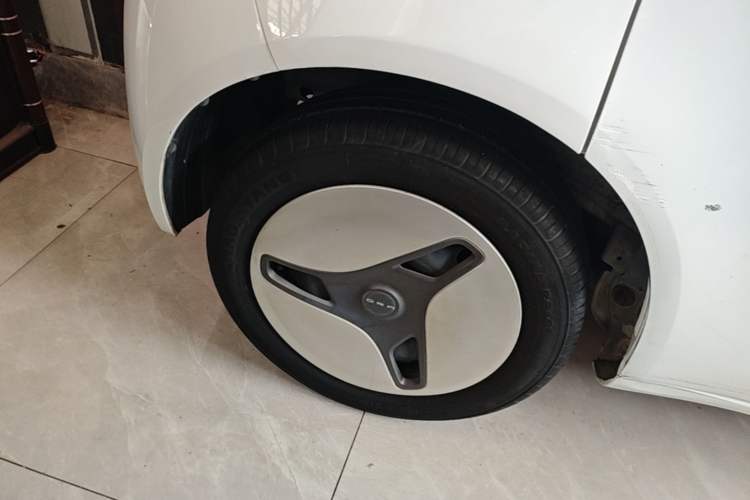 Used ORA White Cat 2020 360 km Luxury Version Right Rear Wheel Hub