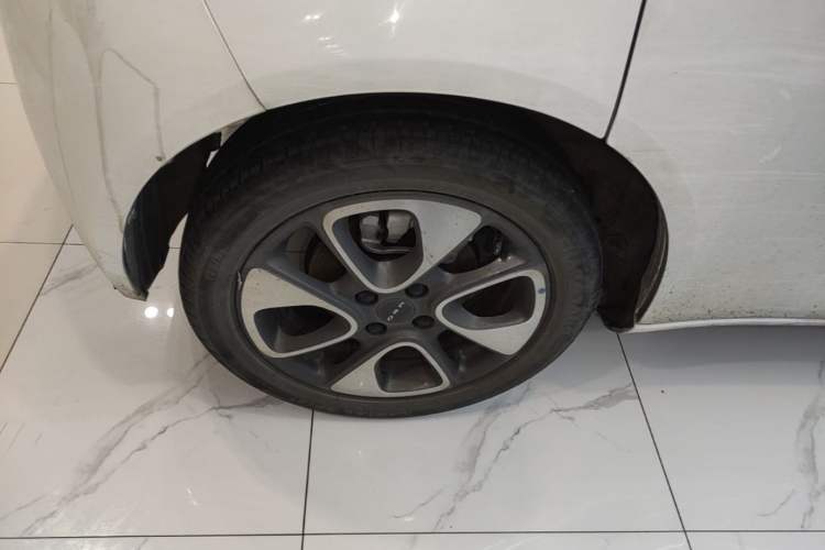 Used ORA White Cat 2020 401 km Long-Range Version Right Rear Wheel Hub