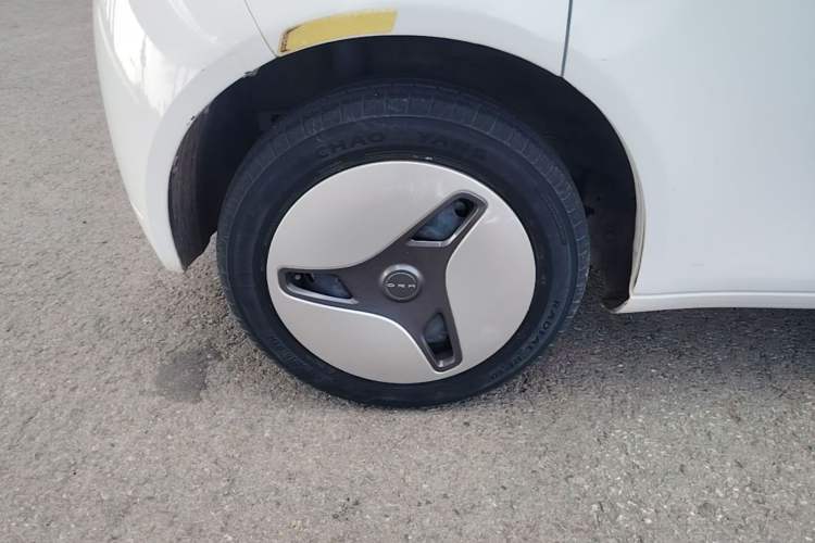 Used ORA White Cat 2020 360 km Luxury Version Right Rear Wheel Hub