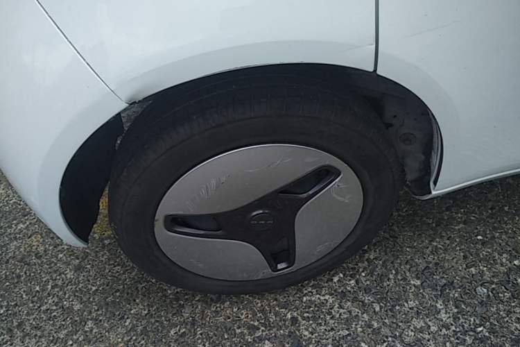 Used ORA White Cat 2020 360 km Luxury Version Right Rear Wheel Hub