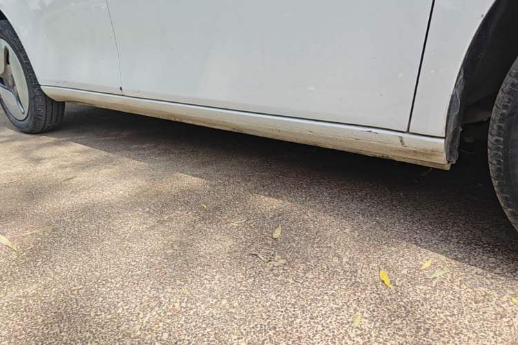 Used ORA White Cat 2020 360 km Luxury Version Right Side Sill