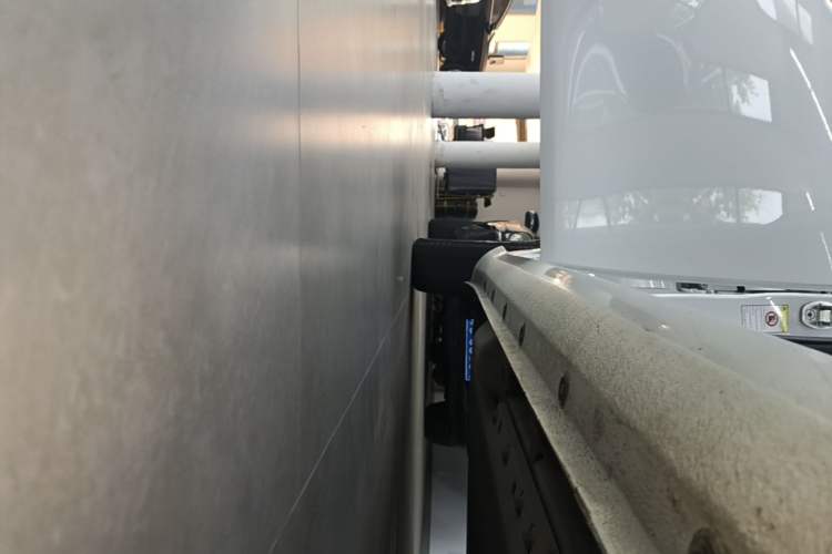 Used ORA White Cat 2020 305 km Luxury Version Right Side Sill