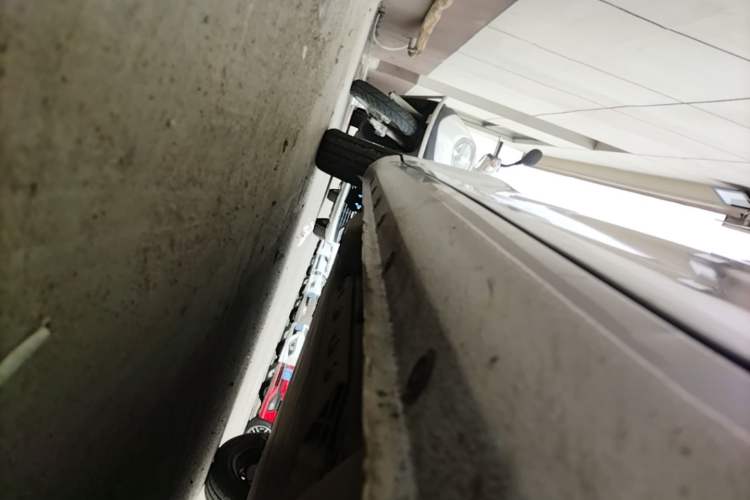 Used ORA White Cat 2020 360 km Luxury Version Right Side Sill