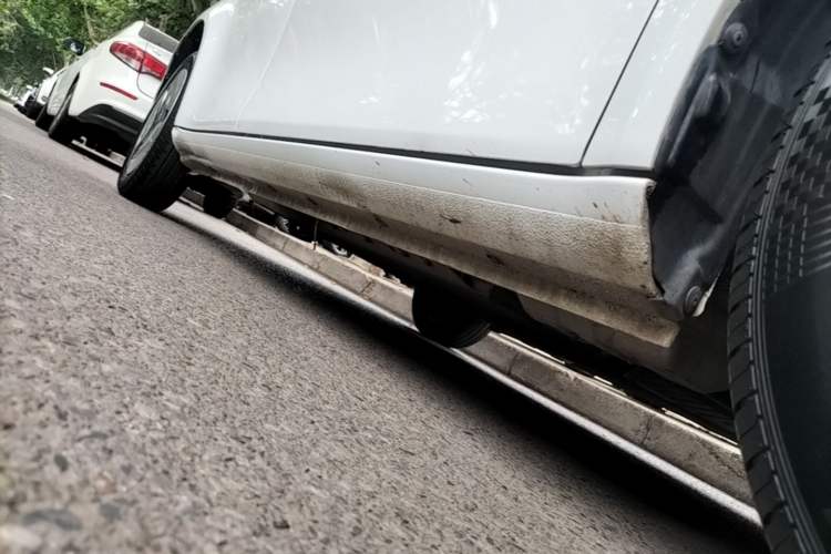 Used ORA White Cat 2020 360 km Luxury Version Right Side Sill