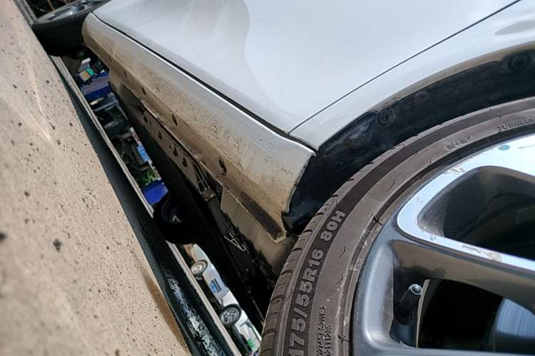 Used ORA White Cat 2020 401 km Long-Range Version Right Side Sill