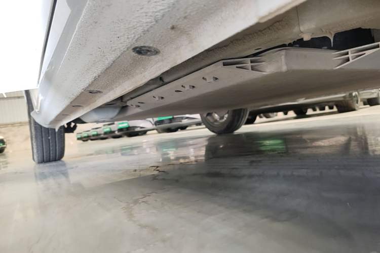 Used ORA White Cat 2020 305 km Luxury Version Right Side Sill