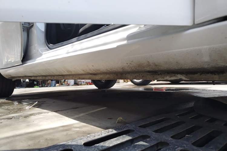 Used ORA White Cat 2020 305 km Luxury Version Right Side Sill