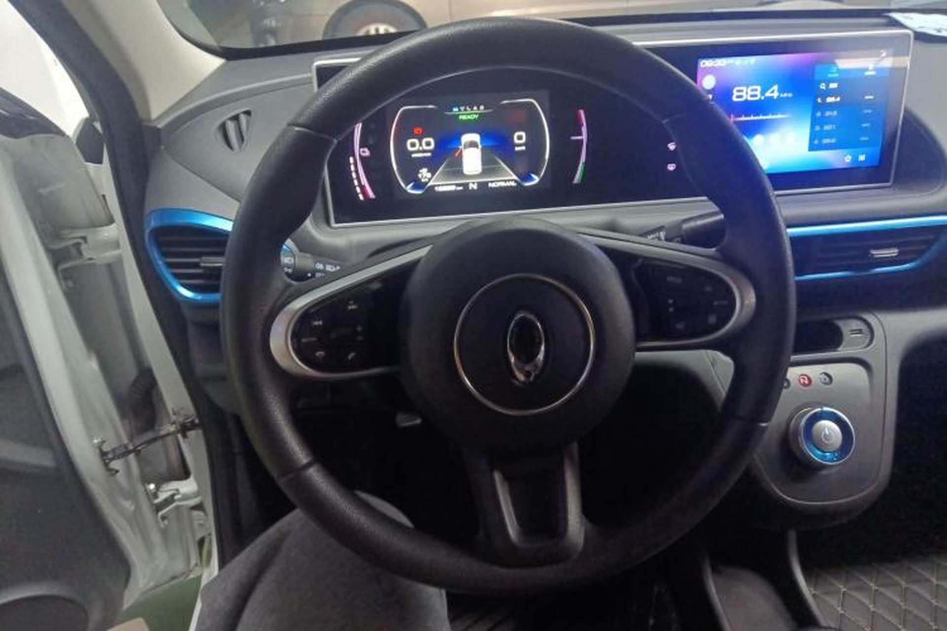 Used ORA White Cat 2020 305 km Luxury Version Steering Wheel