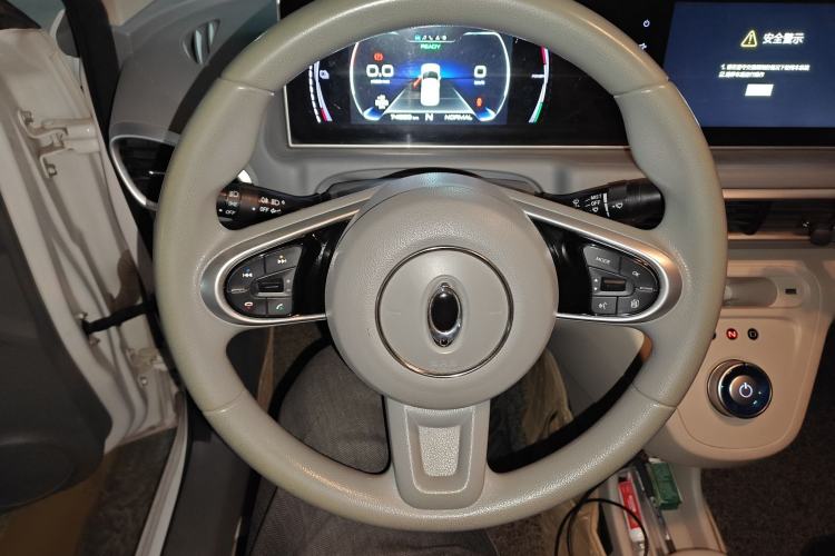 Used ORA White Cat 2020 360 km Luxury Version Steering Wheel