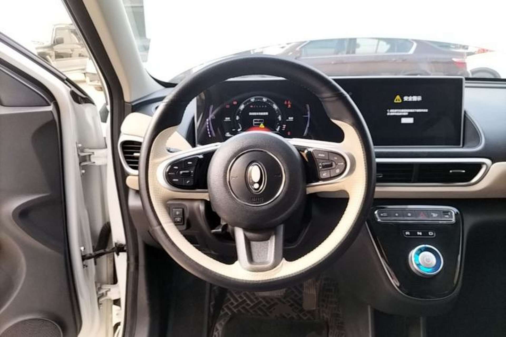 Used ORA White Cat 2020 305 km Luxury Version Steering Wheel