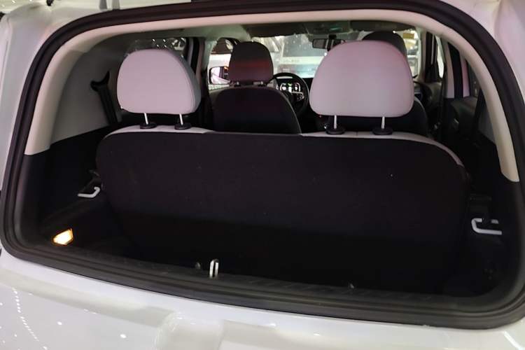 Used ORA White Cat 2020 305 km Luxury Version Trunk