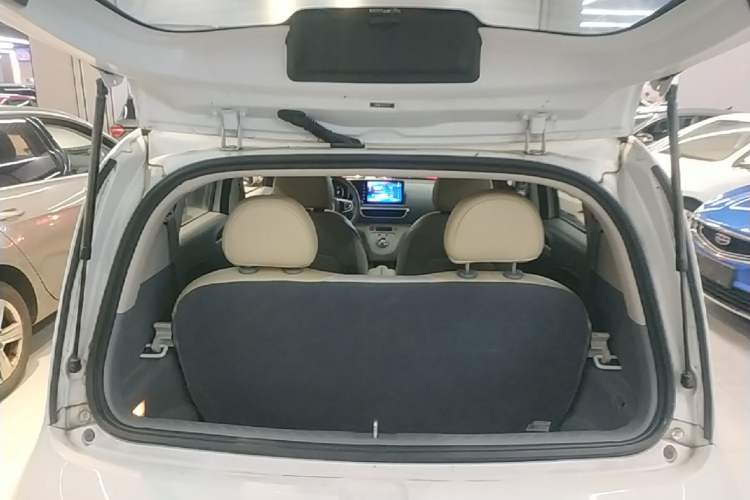 Used ORA White Cat 2020 305 km Luxury Version Trunk