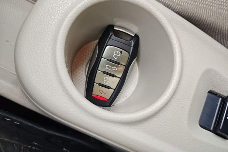 Used ORA White Cat 2020 305 km Luxury Version Vehicle Key