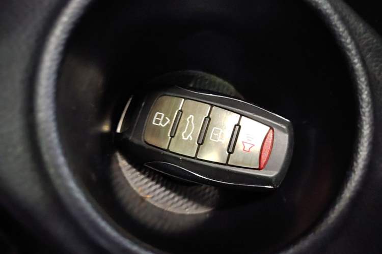 Used ORA White Cat 2020 305 km Luxury Version Vehicle Key