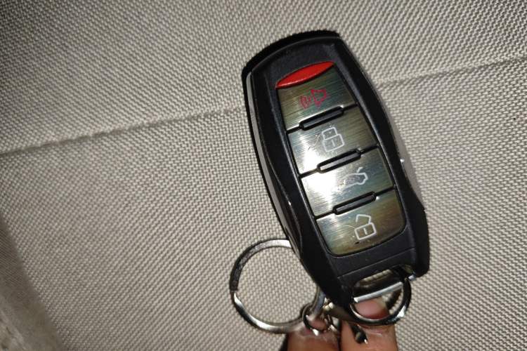 Used ORA White Cat 2020 305 km Luxury Version Vehicle Key