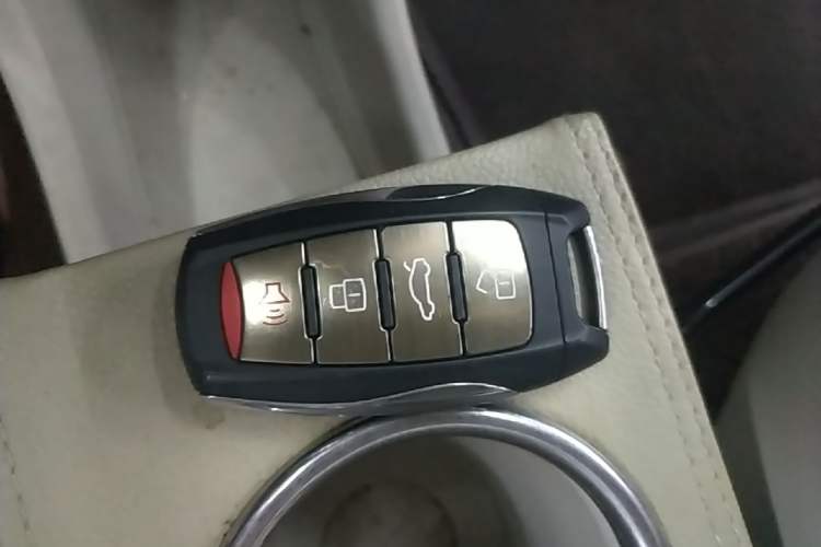 Used ORA White Cat 2020 305 km Luxury Version Vehicle Key